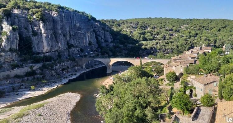 Gite « Les Rives De L'Ardeche » Ucel 外观 照片